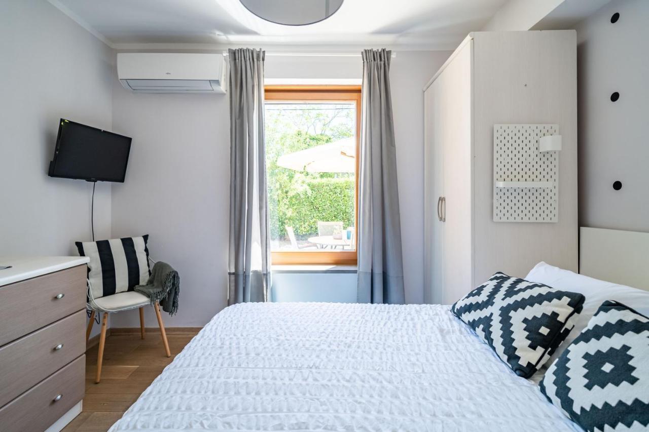 Stay U-Nique Studio Apartment In אורסאץ מראה חיצוני תמונה