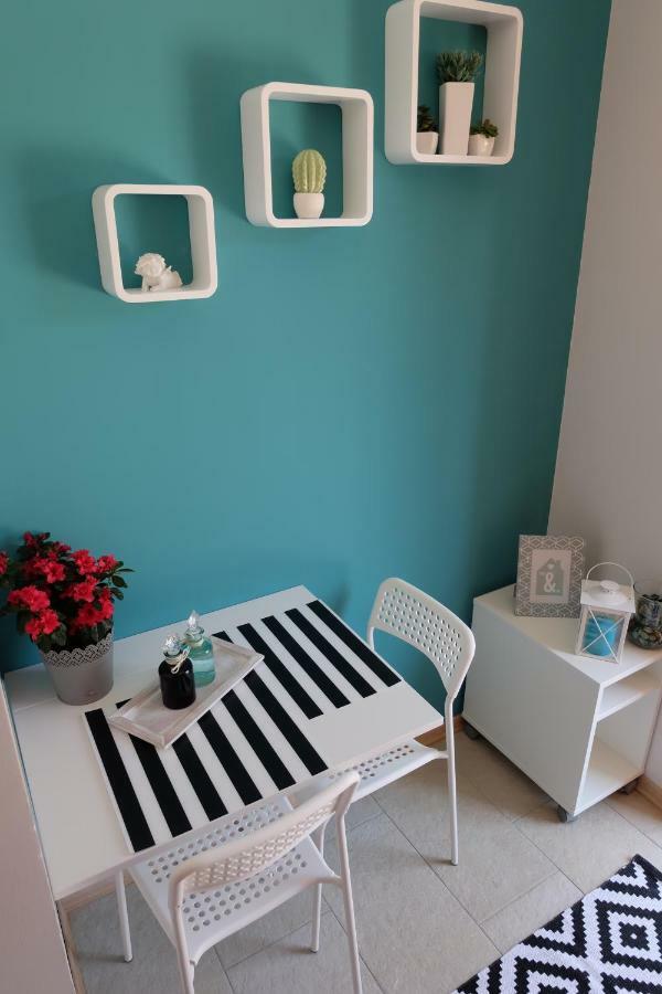 Stay U-Nique Studio Apartment In אורסאץ מראה חיצוני תמונה